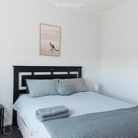Coorong Island Retreat - Farm Stay At Pet Friendly Property Meningie Exteriör bild