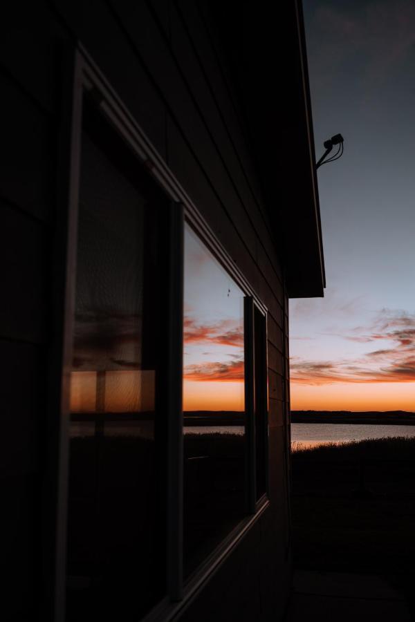 Coorong Island Retreat - Farm Stay At Pet Friendly Property Meningie Exteriör bild