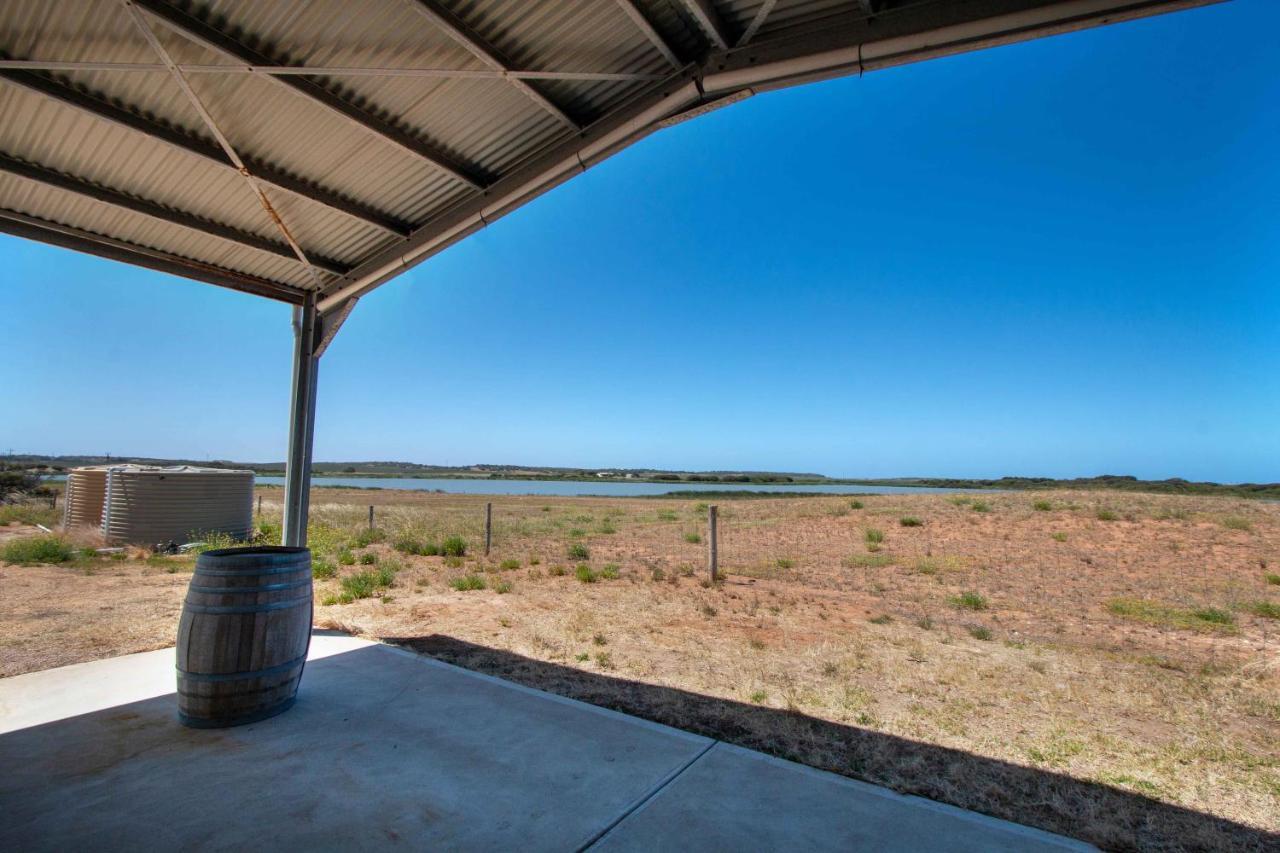 Coorong Island Retreat - Farm Stay At Pet Friendly Property Meningie Exteriör bild
